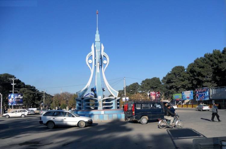 انتقاد ها از نبود پارکینگ های معیاری در شهر هرات  