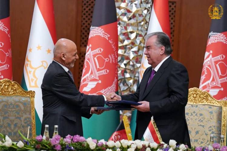  افغانستان و تاجیکستان پنج سند همکاری امضا کردند